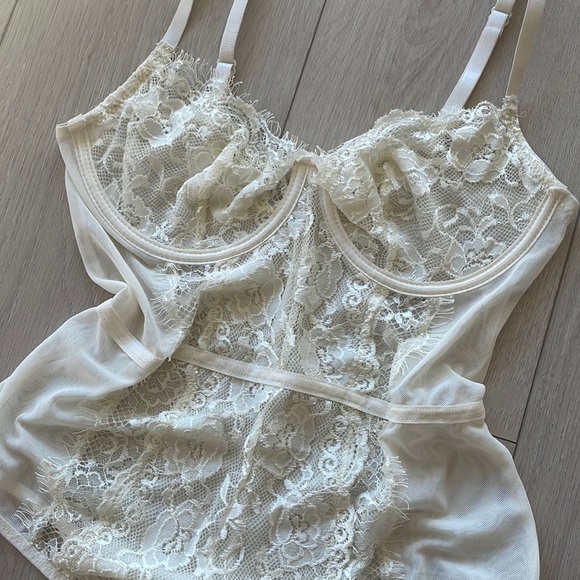 Vintage style corset bodysuit - Picture 2 of 4